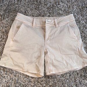 American eagle khaki shorts